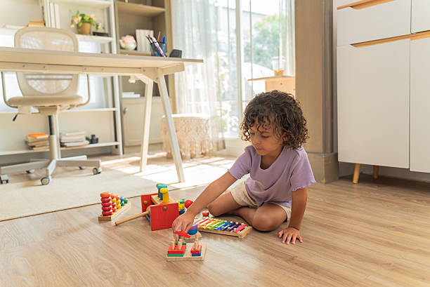 Why the age at which children play with Montessori toys is important: The secret of "sensitive periods"